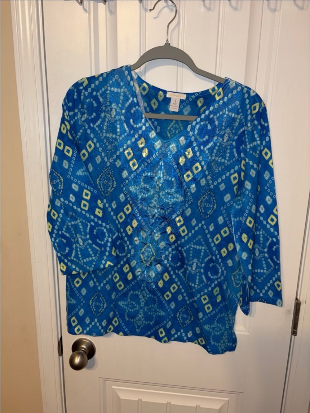 EUC Chico's Blue Geometric V-Neck Tunic with Lime Accents M